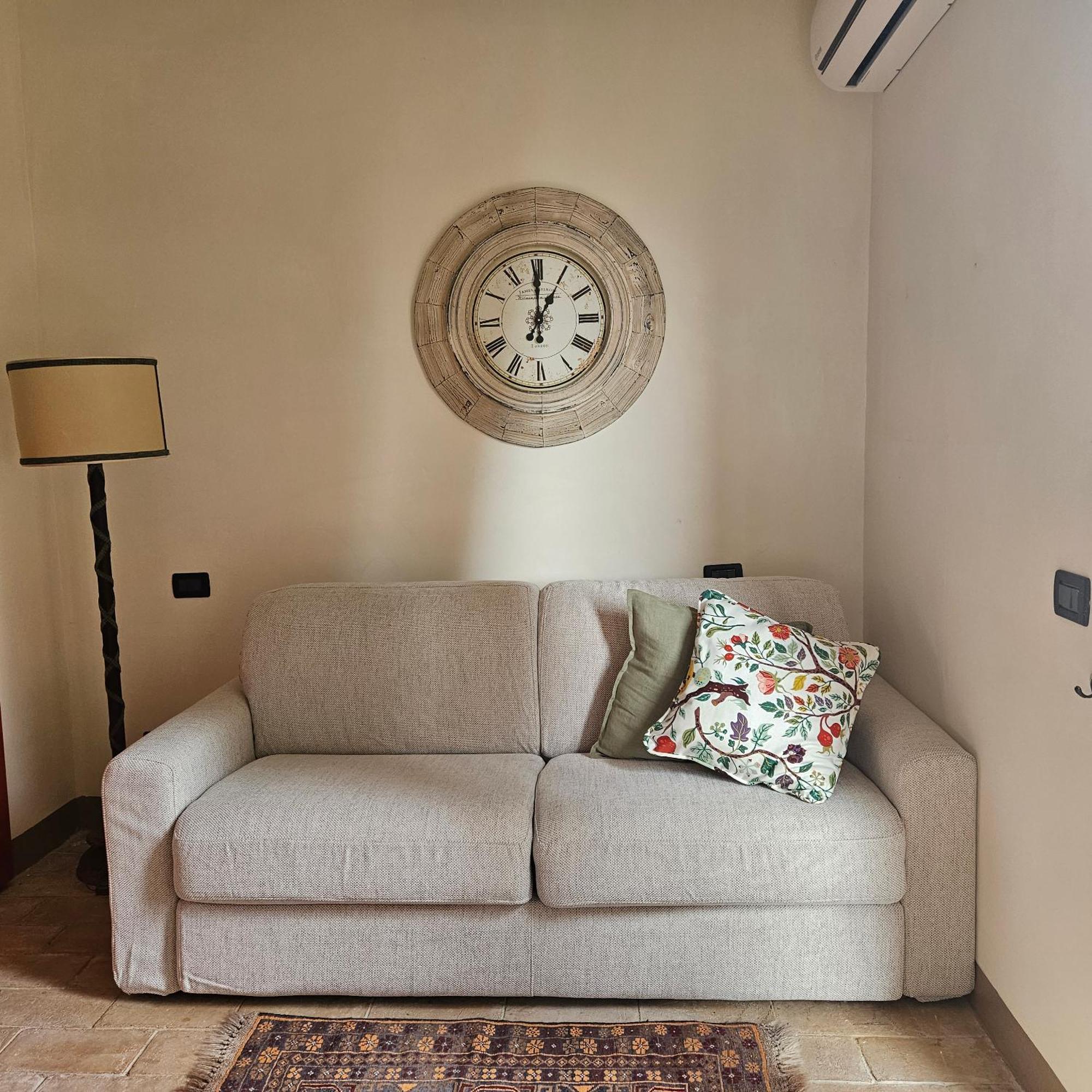 Agrifoglio Apartment Pantalla Bagian luar foto
